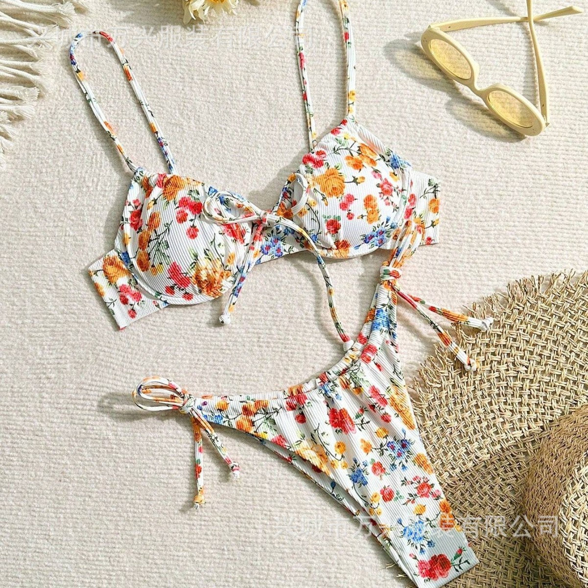 Wholesale Floral two-piece swimsuit